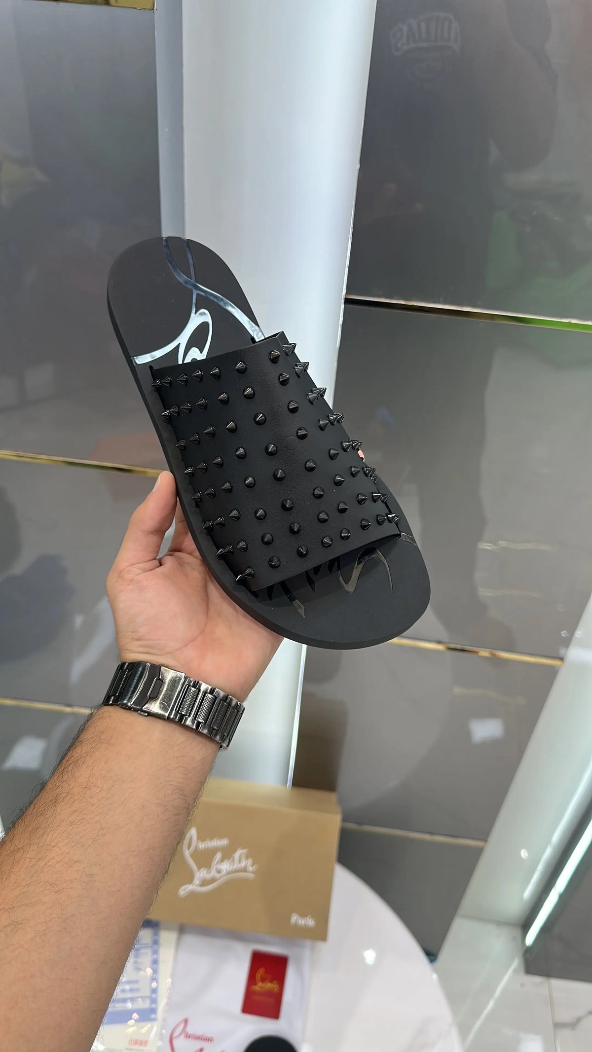 Christian_Louboutin_Pool Fun Flat Premium Luxury Slide