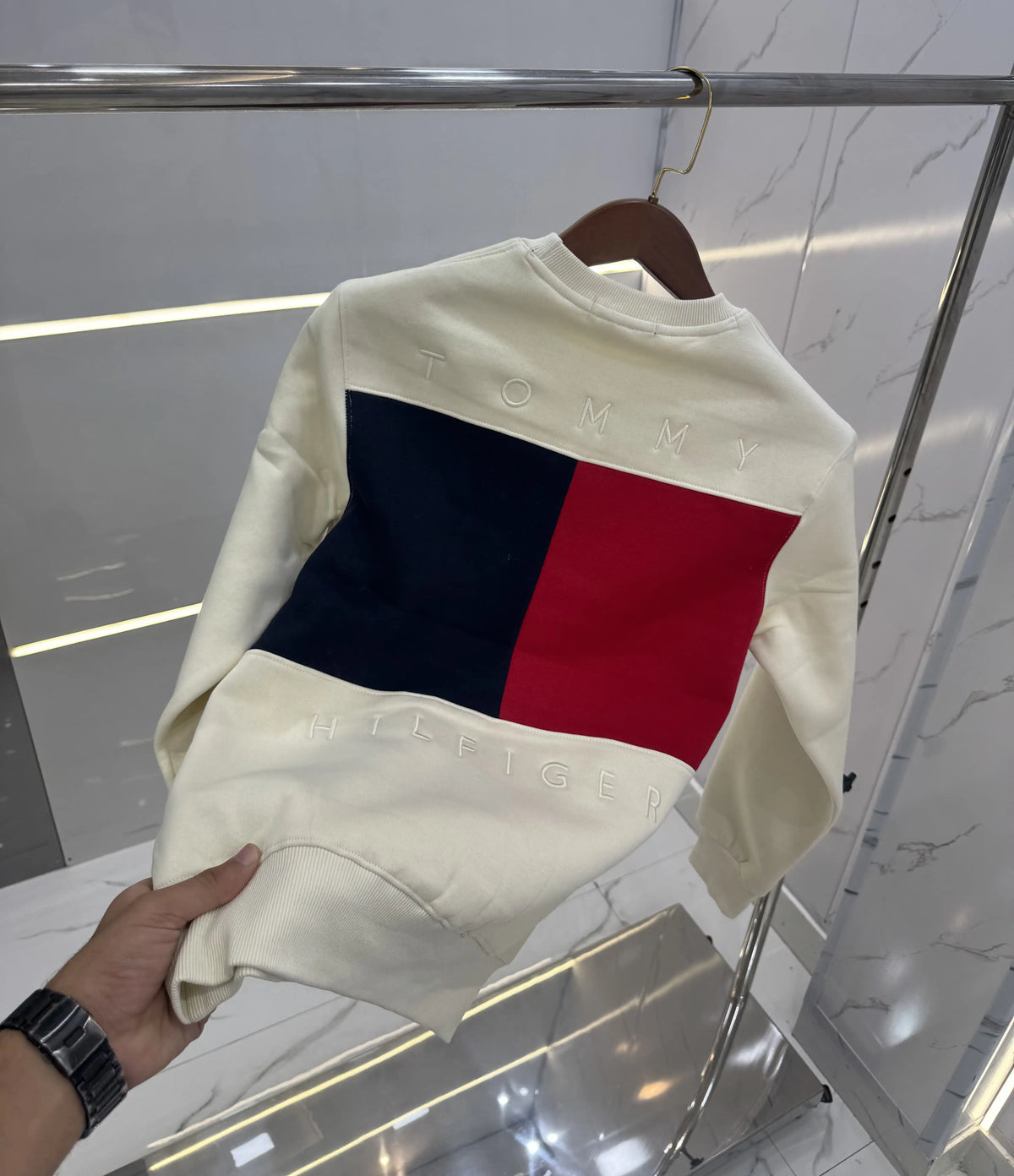 Tomm y Hilfiger Cream Premium Sweatshirt
