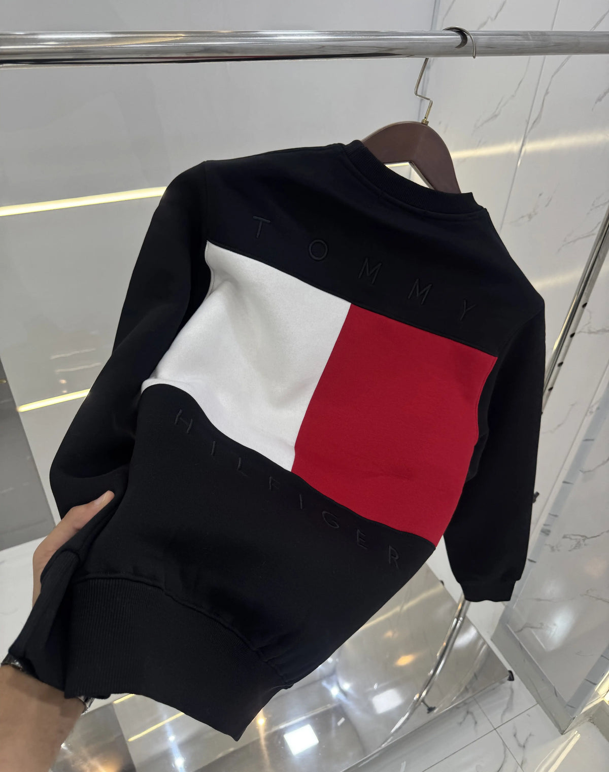 Tomm y Hilfiger Black Premium Sweatshirt