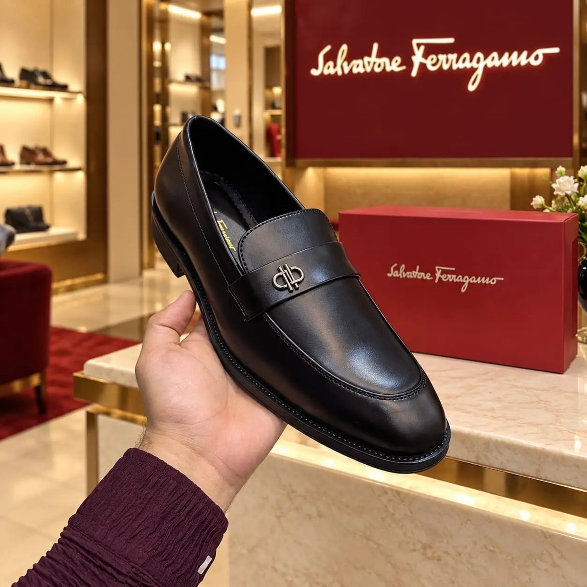 Salvatore_Ferragamo Black Metal Logo Premium Leather Loafers
