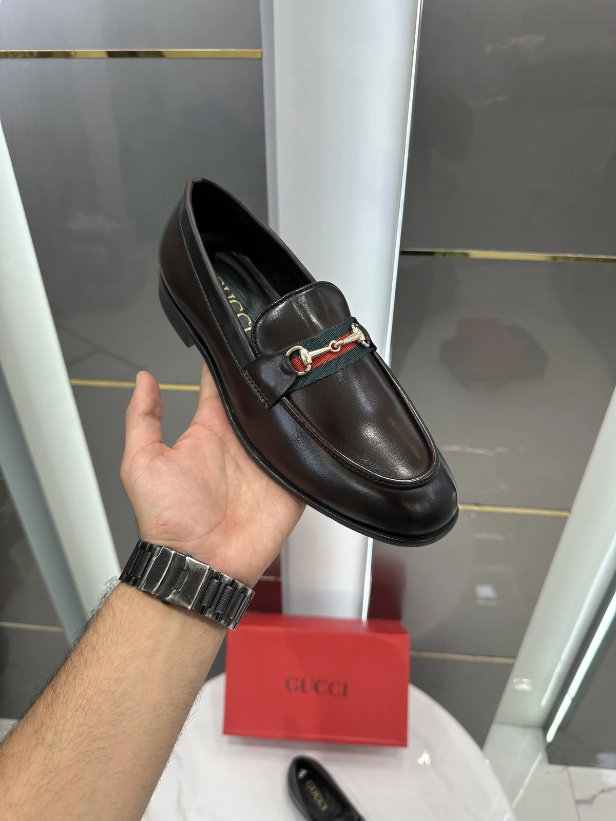 Gucci_Brown Metal Buckle Premium Leather Formal Loafers