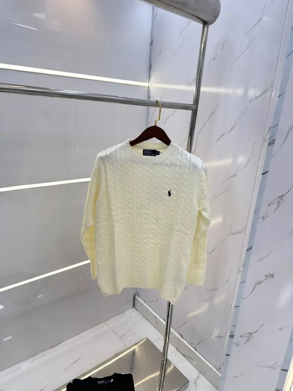 Ralp h  Lauren Creem Imported Knitted Pull Over
