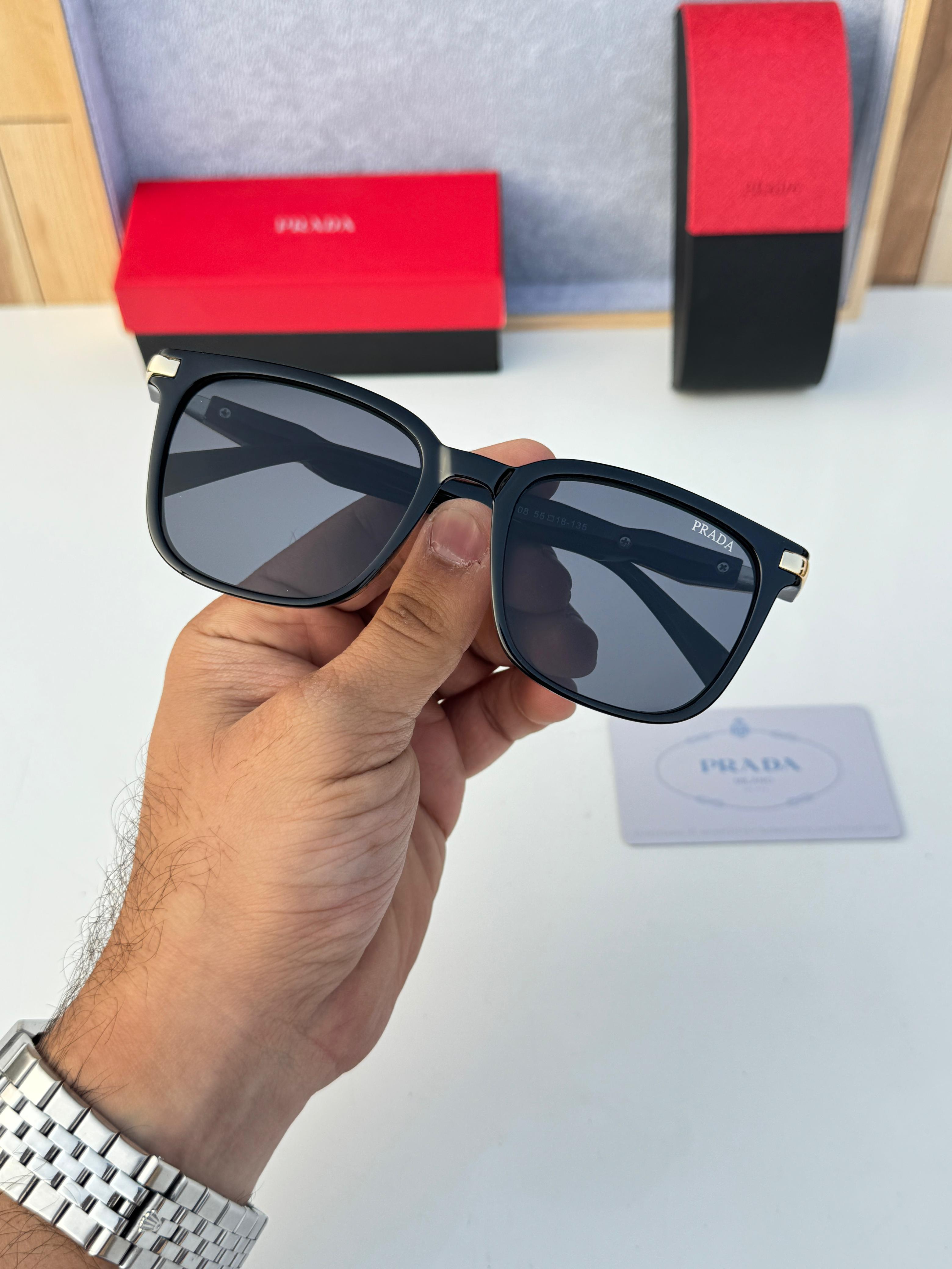 Pra_da 8008 black