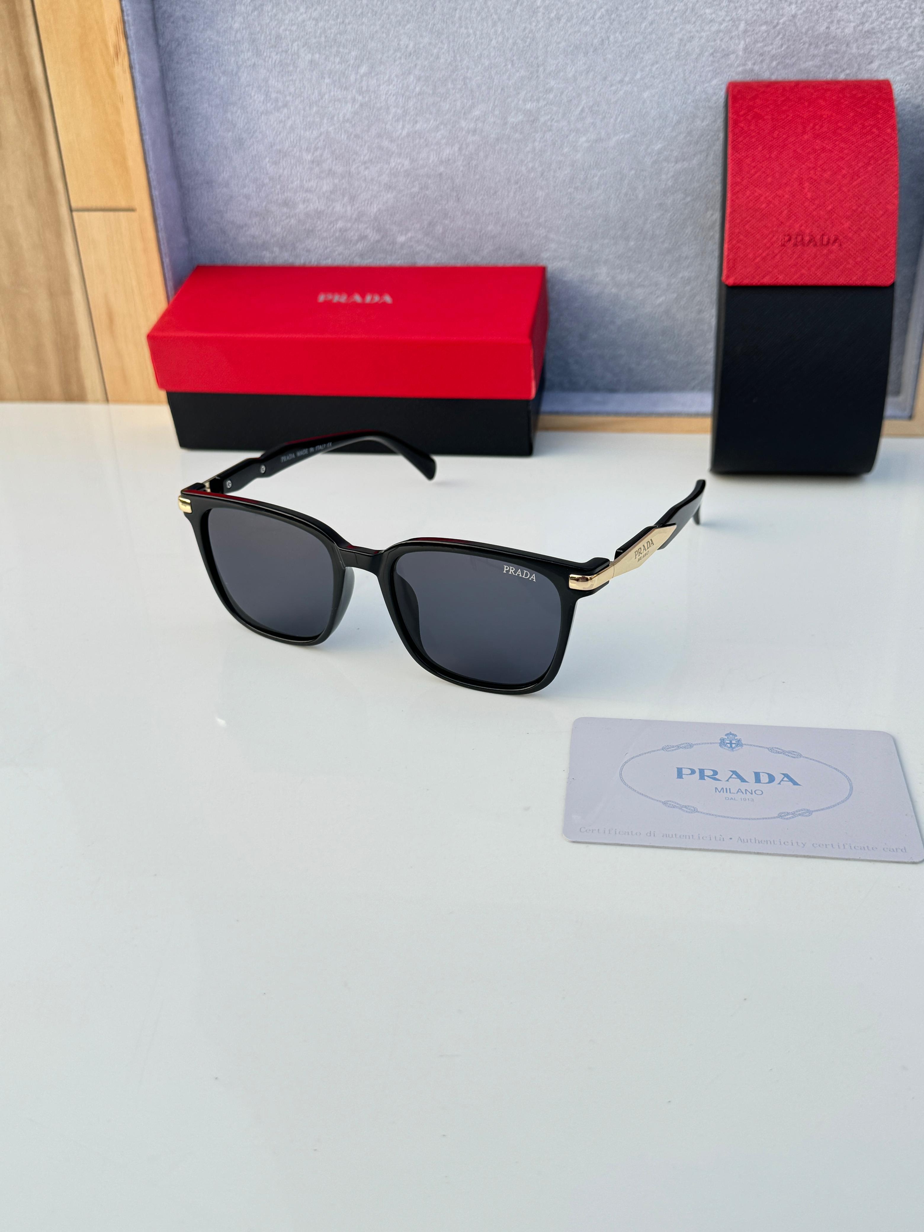 Pra_da 8008 black