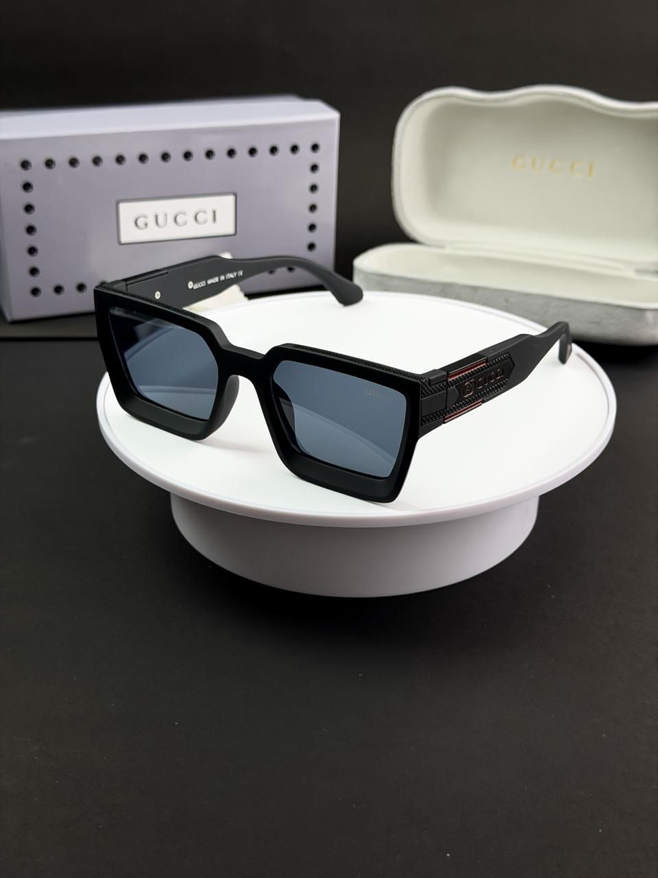 GU__CI BLACK GG2