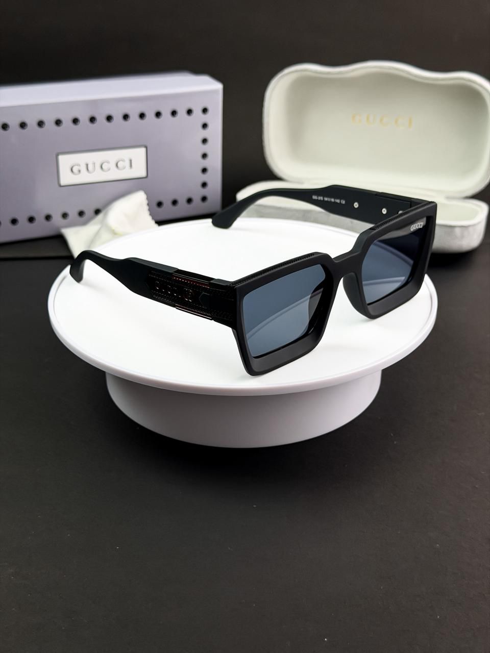 GU__CI BLACK GG2
