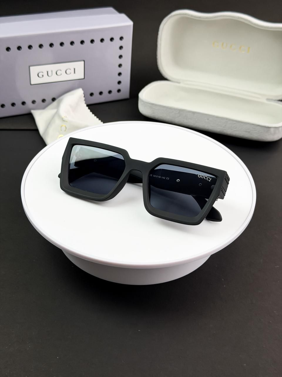 GU__CI BLACK GG2
