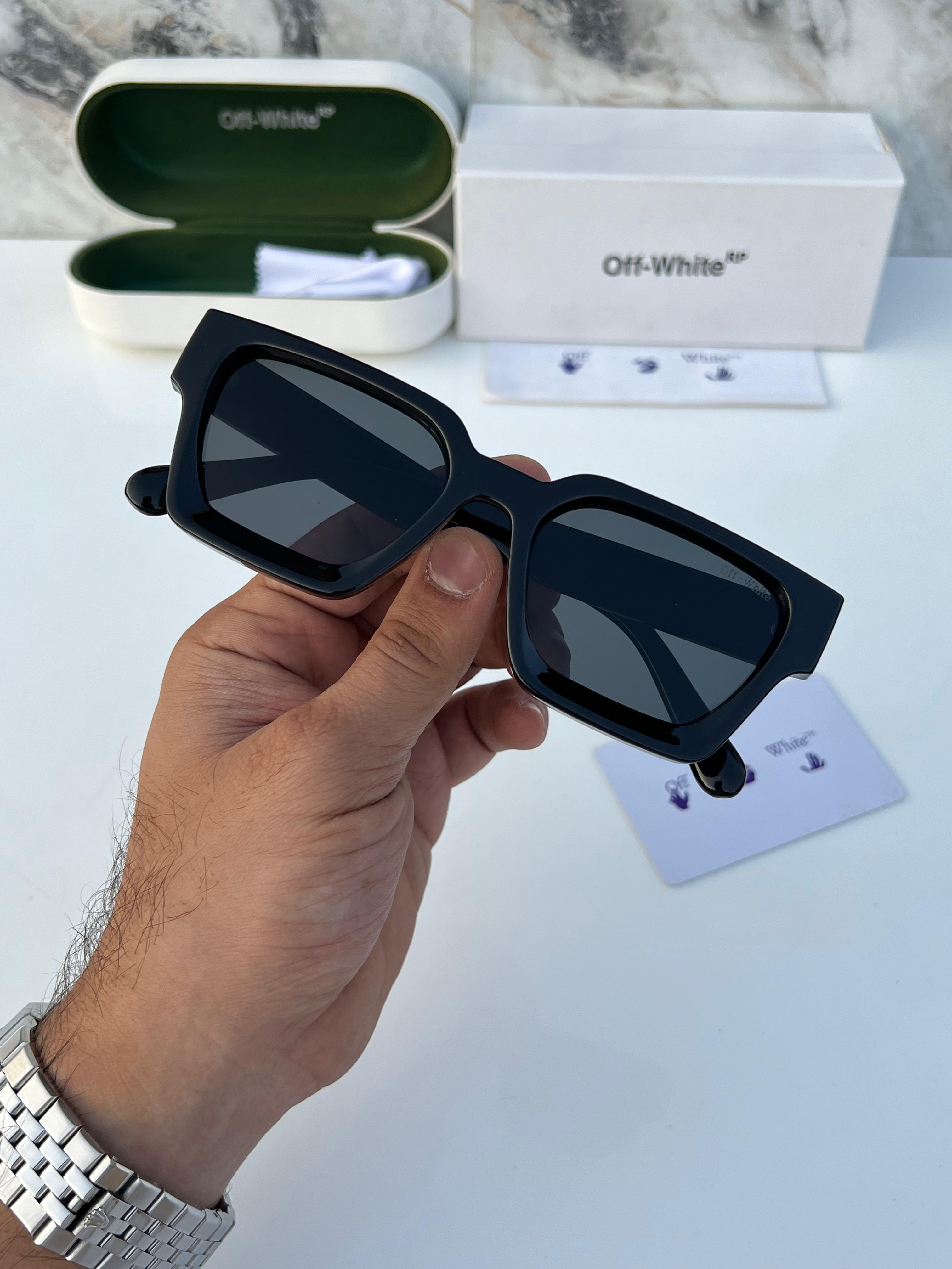 Off white full black