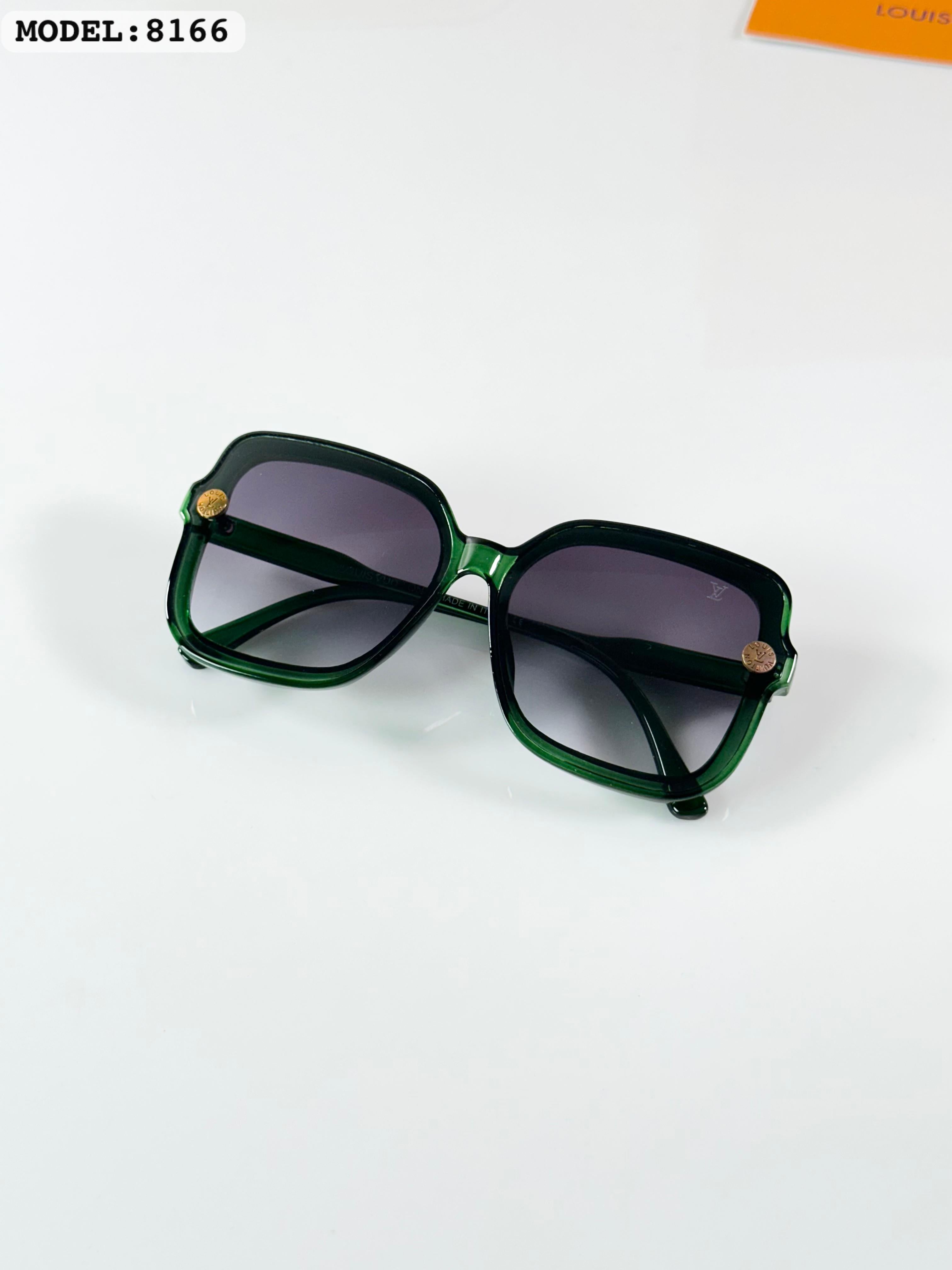 LO_UIS VUITT_ON WMNS 8166 GREEN BLACK DC
