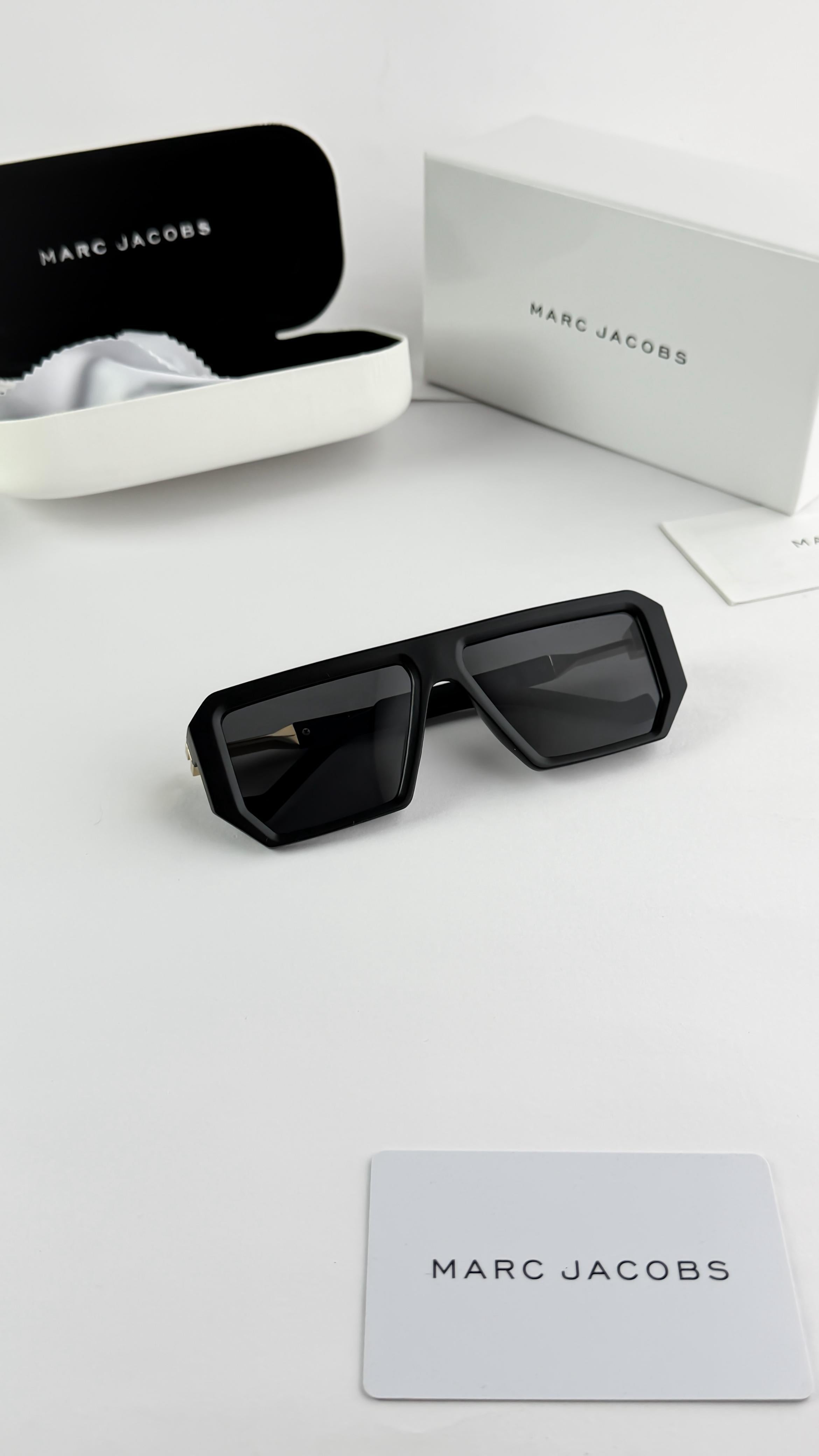 MA_RC JACOBS GOLD BLACK