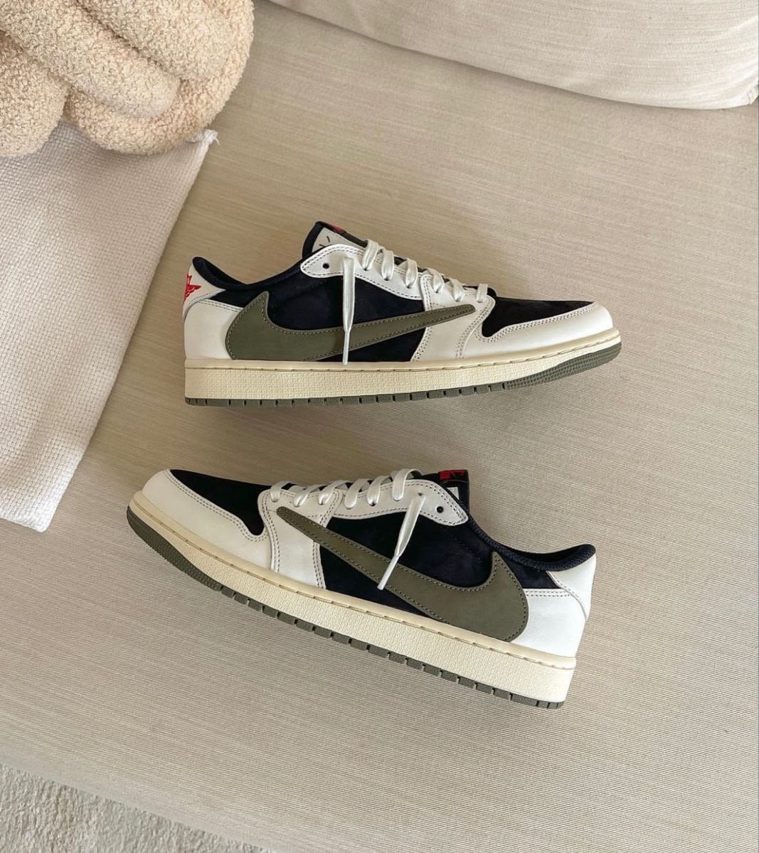 NIK_E AIR JORDON LOW X TRAVISS SCOTTT OLIVE