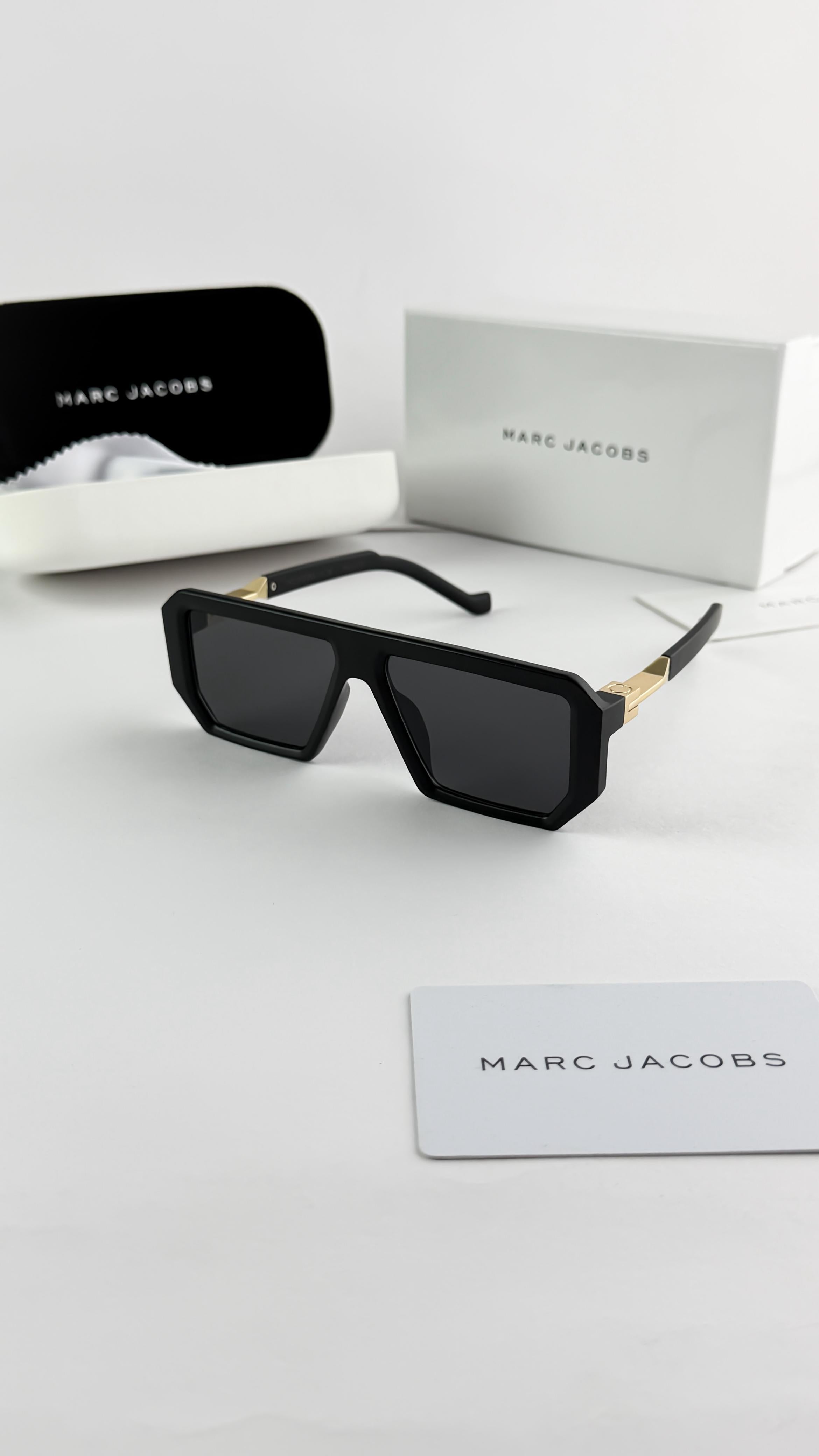 MA_RC JACOBS GOLD BLACK