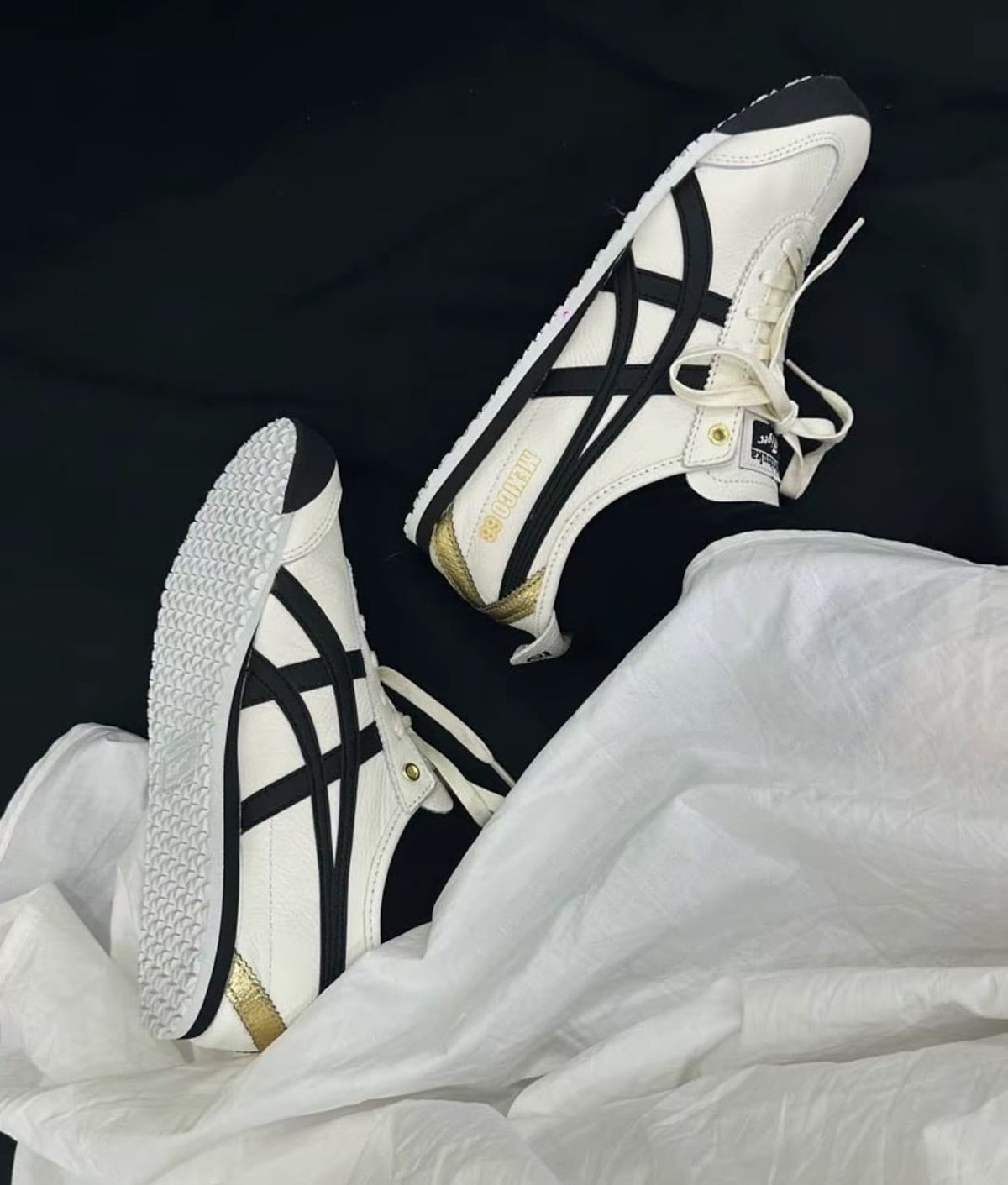 ONITSUK_kA TIGER MEXICO 66 CREAM BLACK GOLD