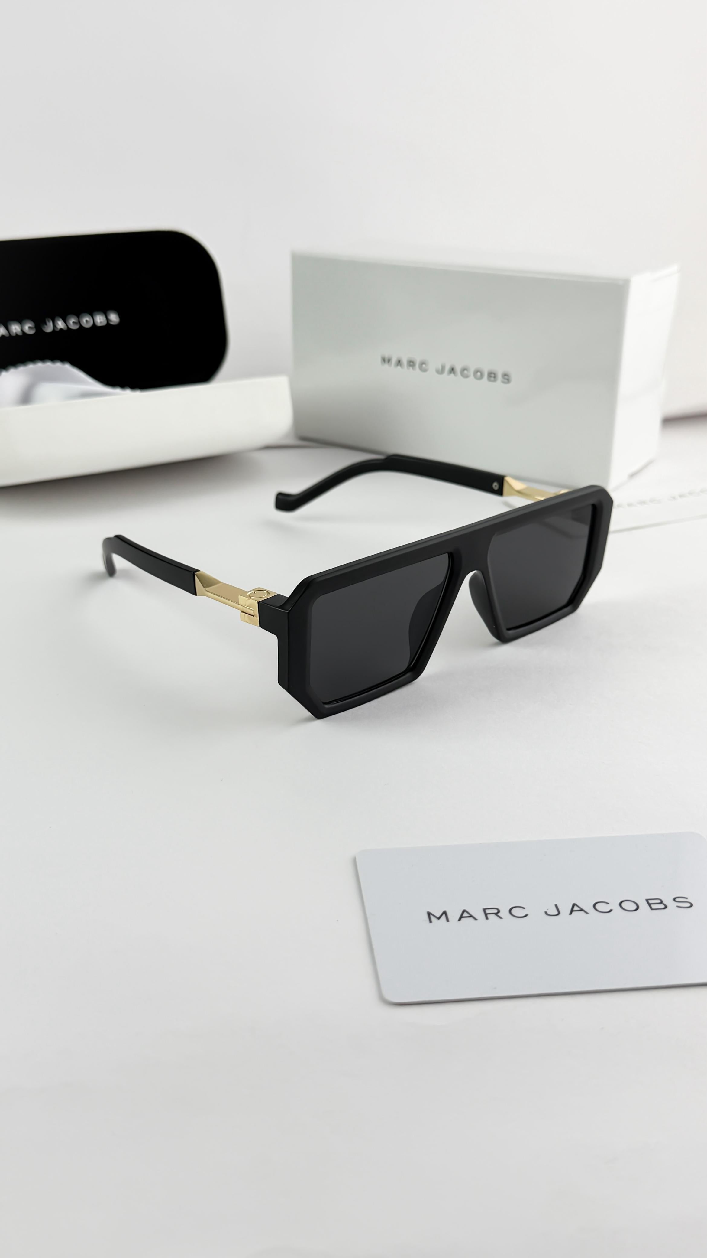 MA_RC JACOBS GOLD BLACK