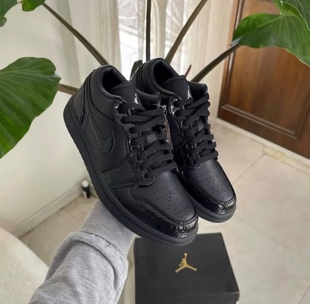 NIK_E AIR JORDAN 1 LOW BLACK CROC