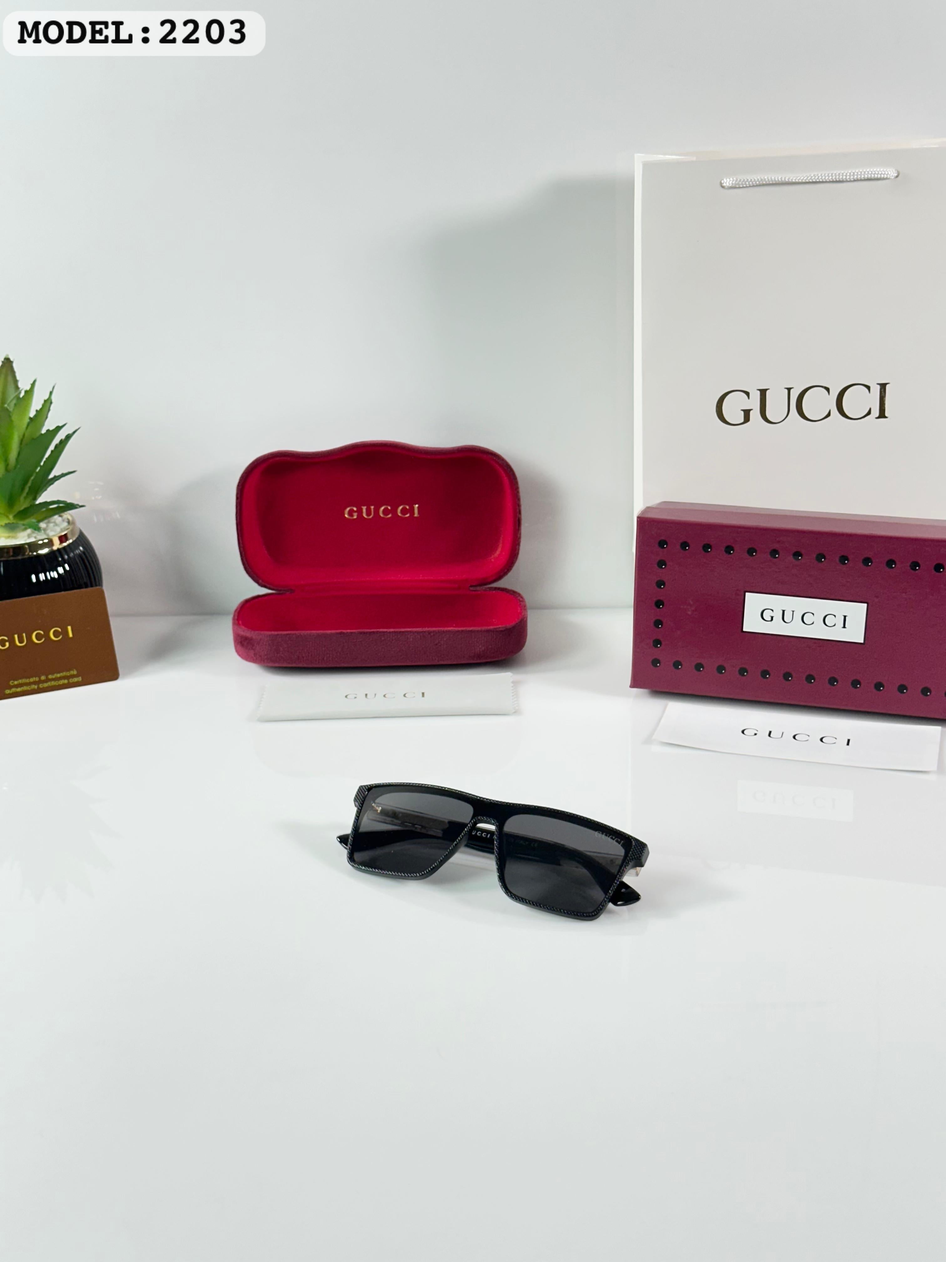 GU_CCI 2203 BLACK