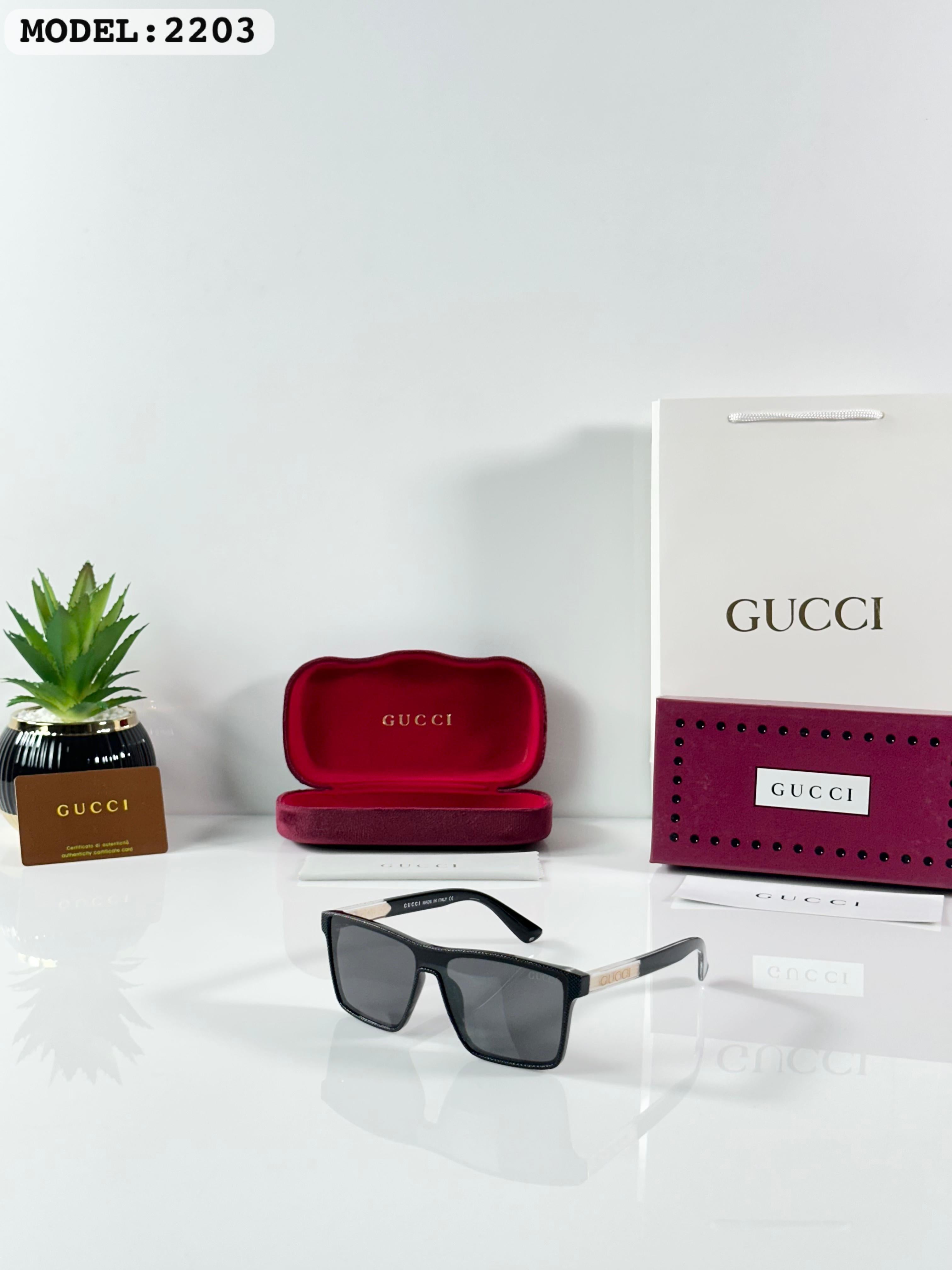 GU_CCI 2203 BLACK