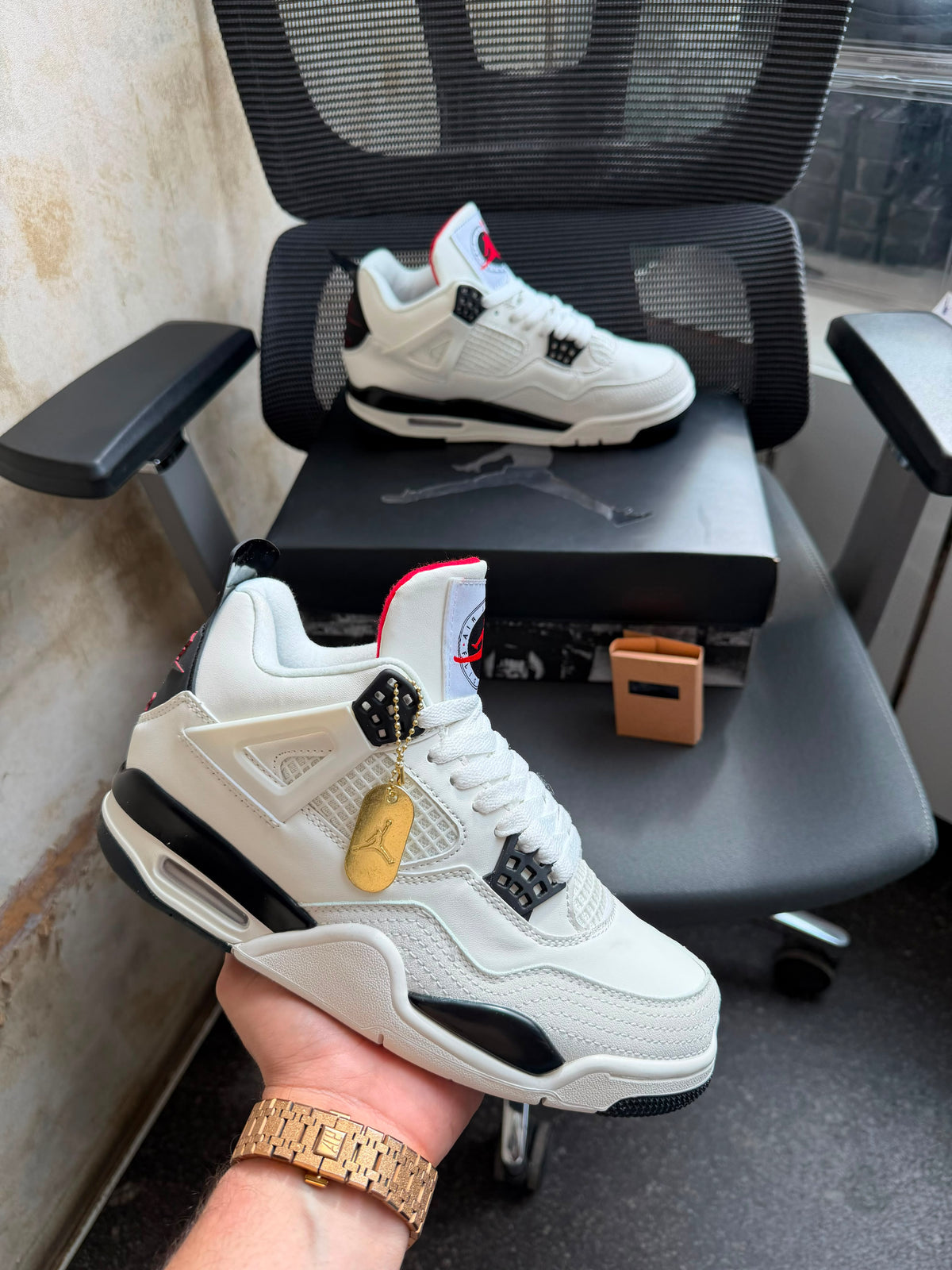 NIK_E AIR JORDAN RETRO 4 FIGHT CLUB