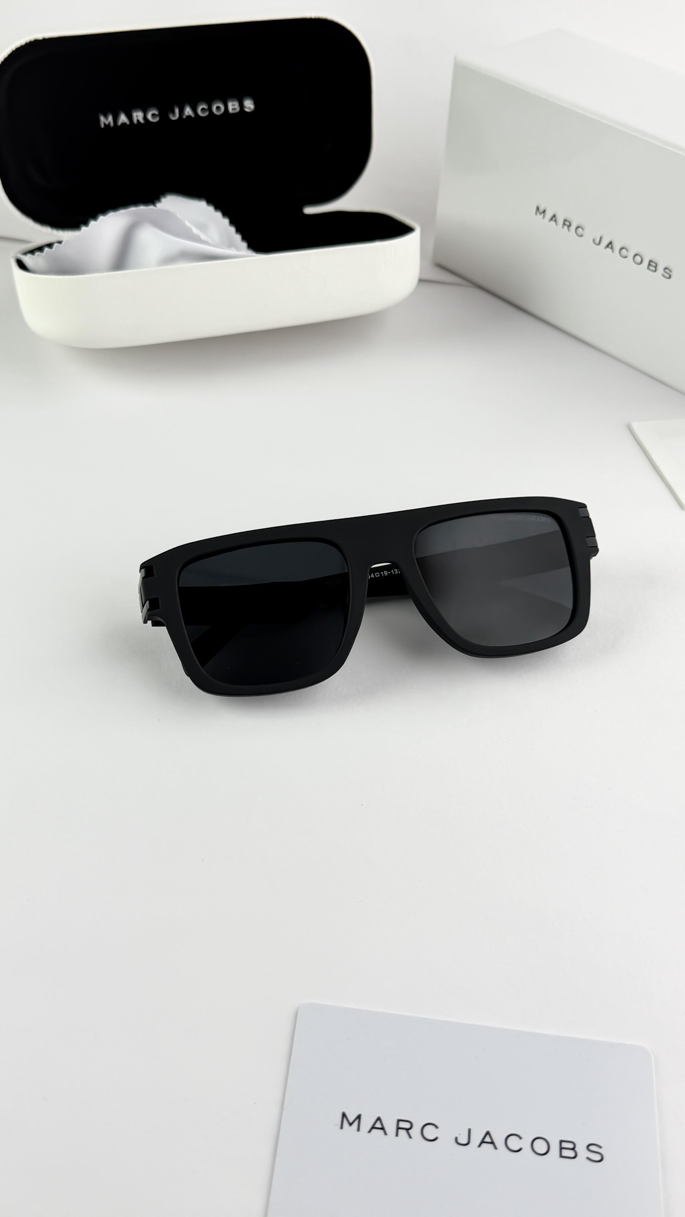 M_ARC JAC_OBS DARK BLACK 1004*