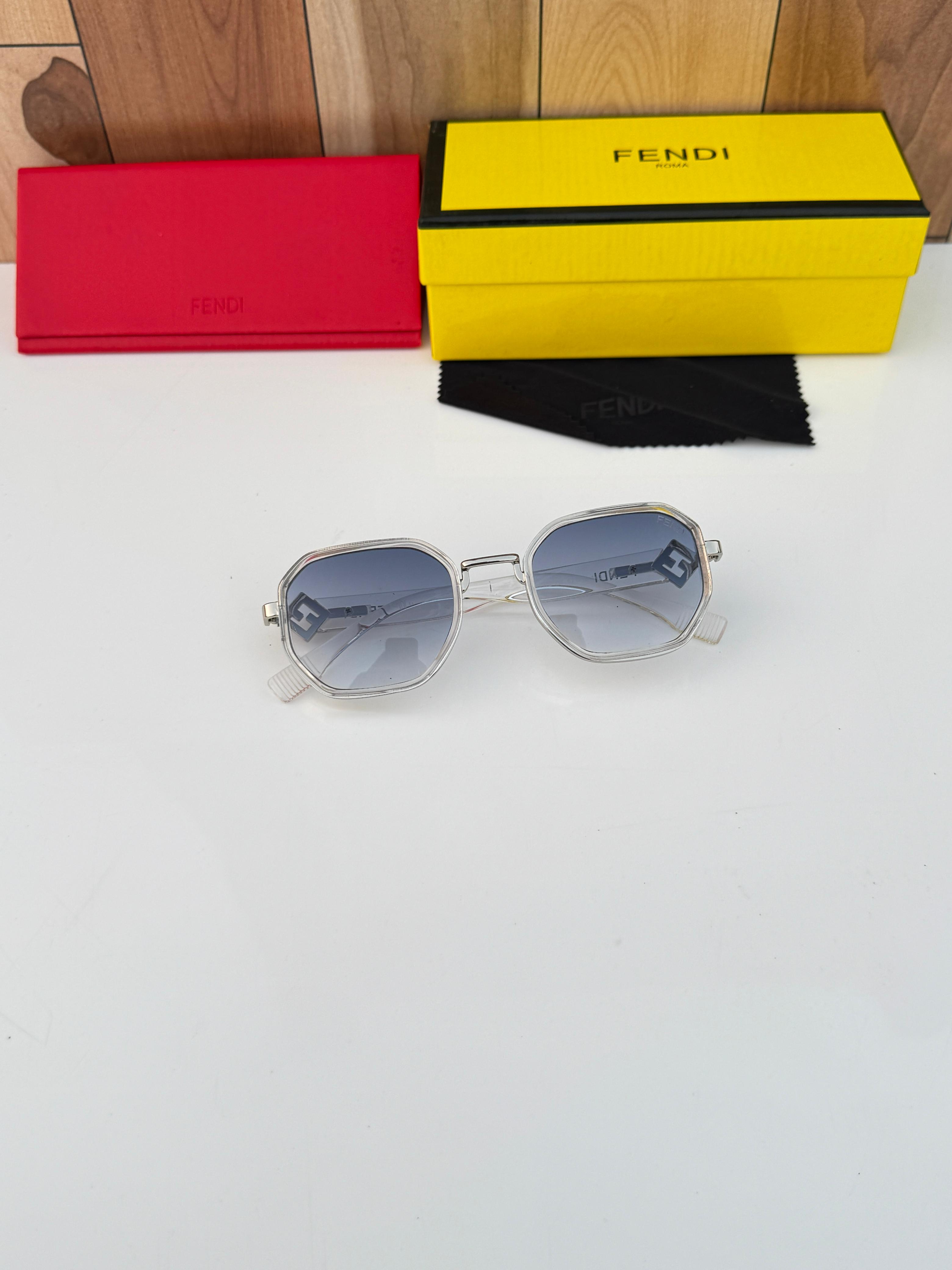 Fen_di 441 white blue