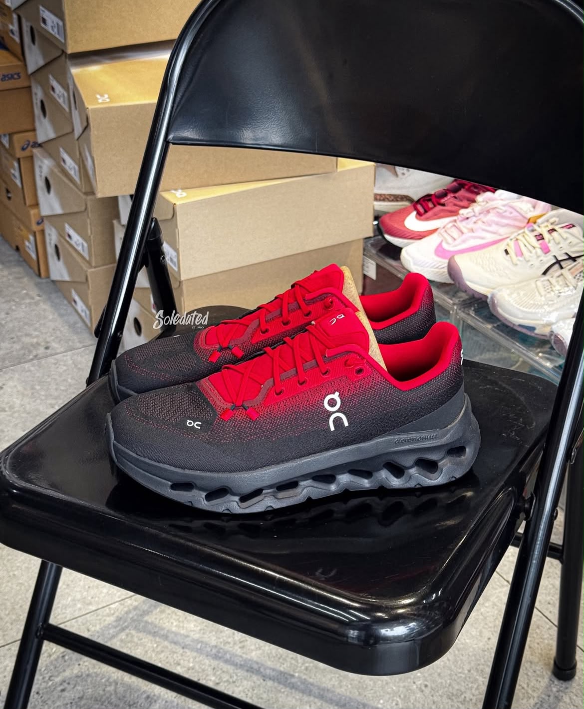 ON CLOU_D TILT BLACK RED